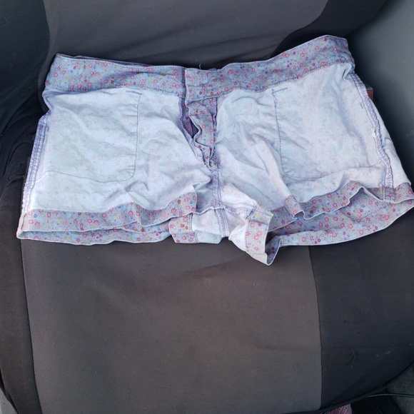 Floral Jean shorts - Picture 5 of 5